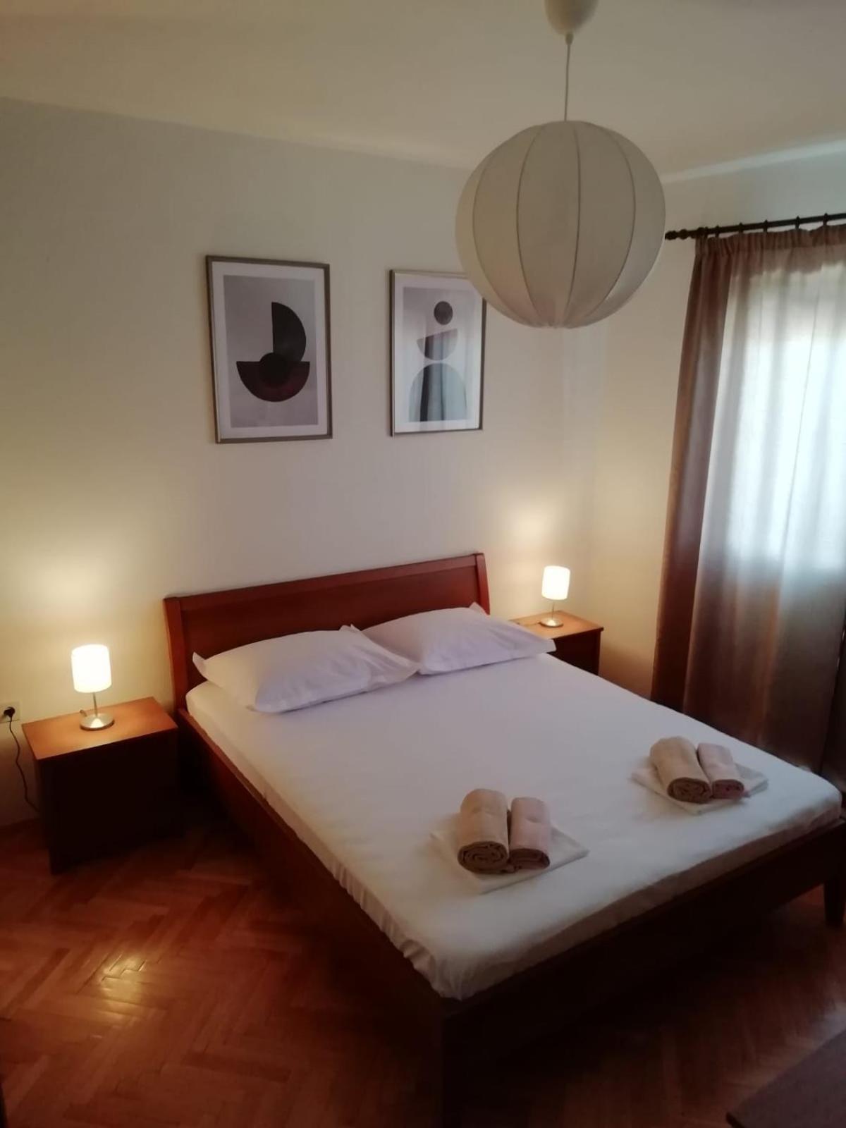 Rusendic Leilighet Makarska Rom bilde